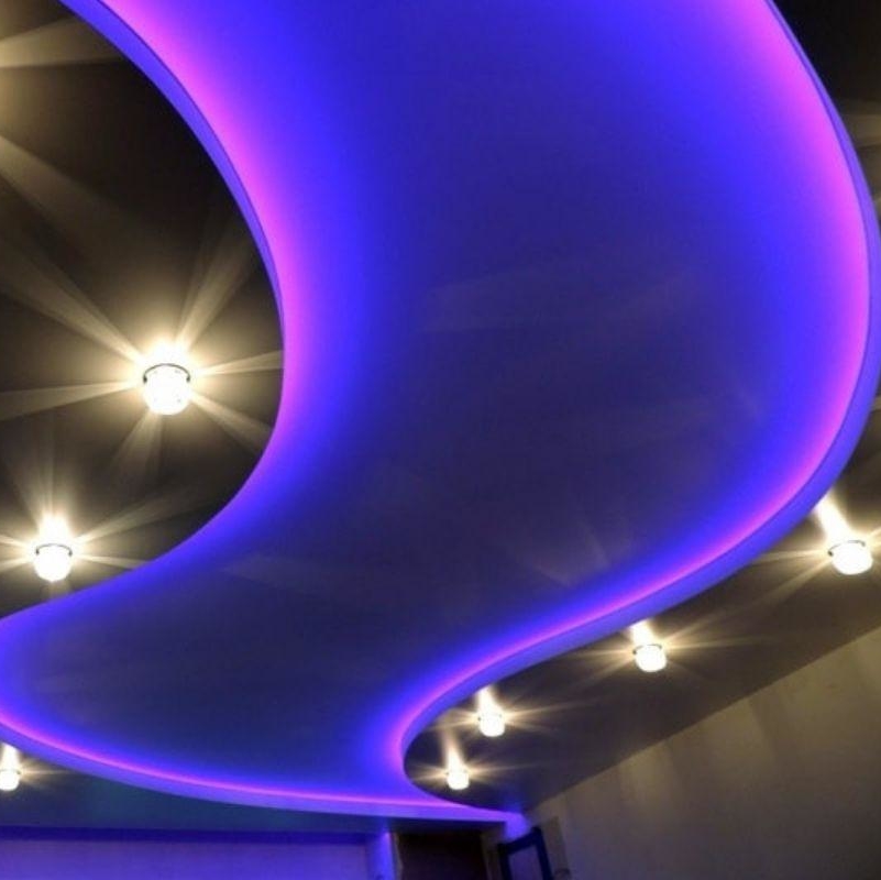 Transparentni Napinane Stropy Bile Prusvitne Celoplošné Osvětlení Modre Led